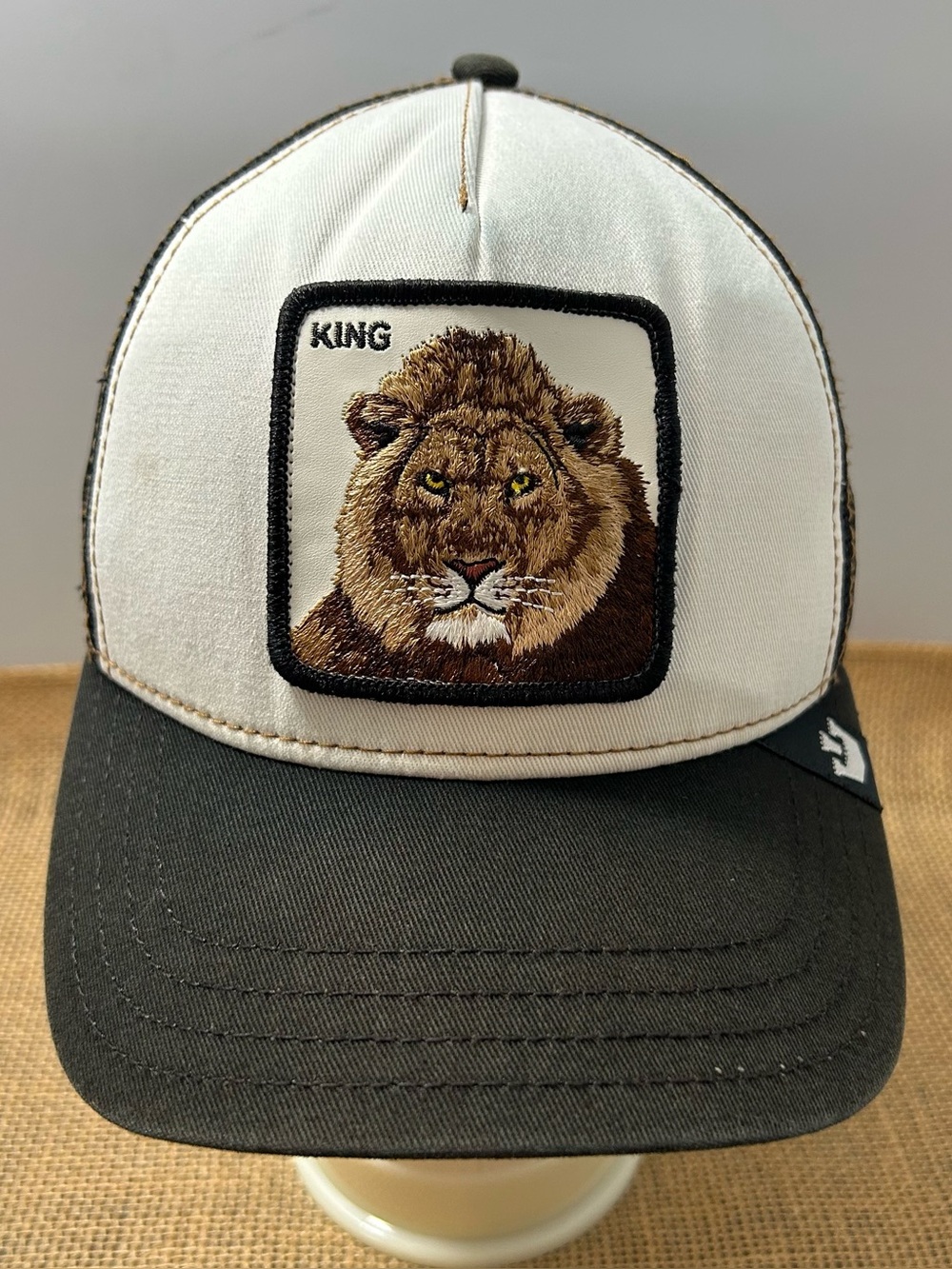 Goorin Bros The Farm “King” Lion Trucker Hat Black/White Mesh Snapback One Size